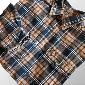 Carhartt‎ Shirt Men’s Large Black and Gold Plaid Flannel Button Down Shirt